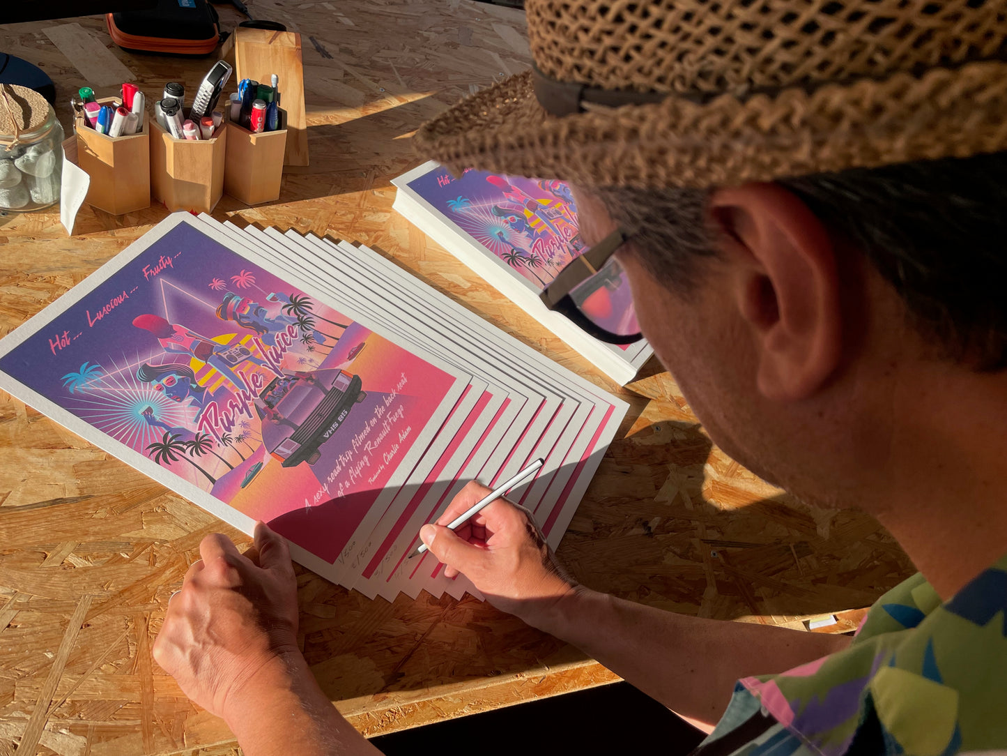 Charlie Adam × Julien Masquin – Côtes du Rhône Rouge “Les Garrigues” (Tirage d’art + vin)